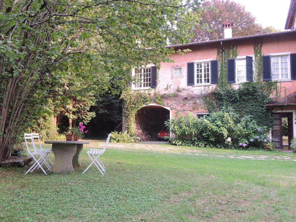 Appartamento Il Faggio Rosso Albiolo Esterno foto